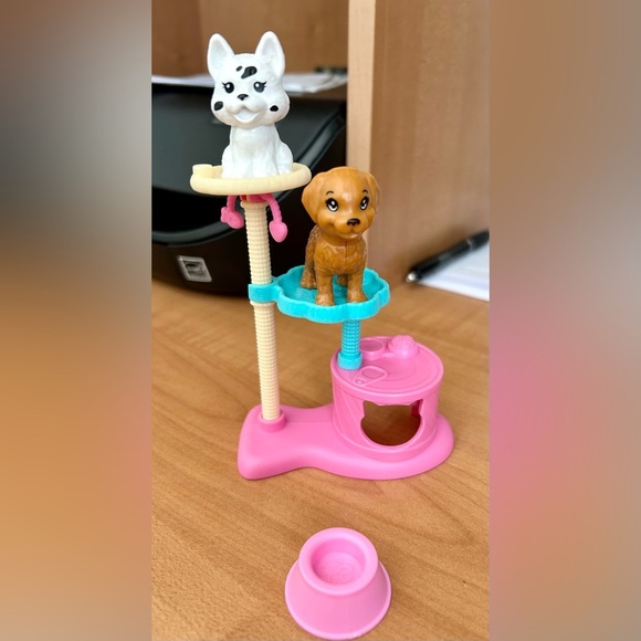 Barbie doll kitty condo playset & accessories lot of 4 toys - Picture 1 of 5